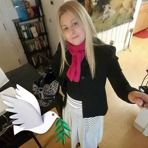 Meet your Posher, Iris